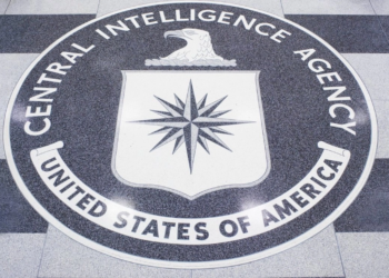 Ex funcionario de la CIA es acusado de robar 300 lingotes de oro