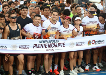 MILES DE CANCUNENSES CELEBRAN APERTURA DEL PUENTE VEHICULAR NICHUPTÉ CON CARRERA CONMEMORATIVA