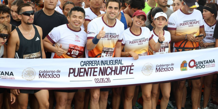 MILES DE CANCUNENSES CELEBRAN APERTURA DEL PUENTE VEHICULAR NICHUPTÉ CON CARRERA CONMEMORATIVA