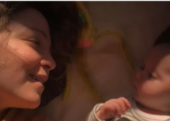 Natalia Lafourcade presenta oficialmente a su bebé para celebrar su primer Día de las madres