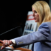 Trump nombra a ex fiscal Pam Bondi para panel de IA de la Casa Blanca