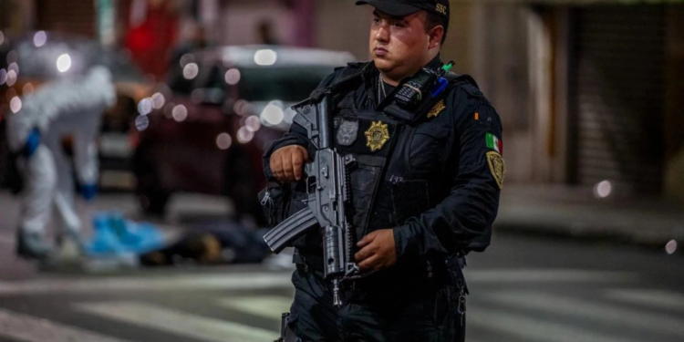 Bomberos de la CDMX estrenan nuevo equipamiento de ultima generación