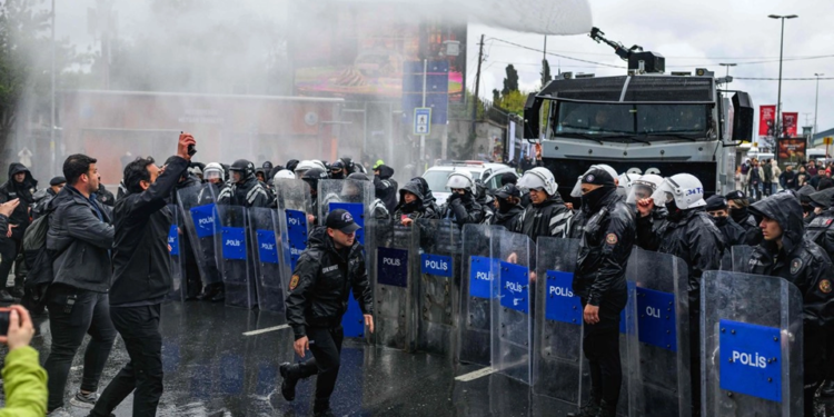 Al menos 370 detenidos en manifestaciones del 1 de mayo en Turquía