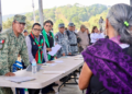 Rosa Icela Rodríguez y Evelyn Salgado se reúnen con desplazados de Chilapa