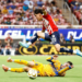 Santi Sandoval salva a Chivas y están en semifinales