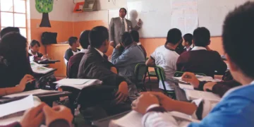 Maestros envejecen; en 10 años no habrá suficientes