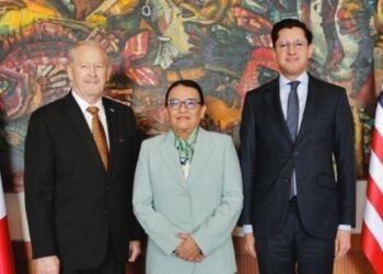 SEGOB Y SRE revisan agenda migratoria y de seguridad con el embajador de Estados Unidos