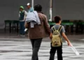 Padres bajo presión: estudio revela crisis de tiempo y dinero para criar hijos