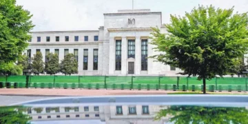 Fed deja sin cambios la tasa y eleva pronóstico de inflación
