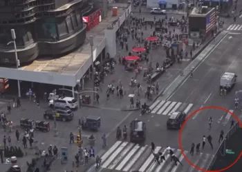 Balacera en Times Square, NY, causa pánico; policía no reporta heridos