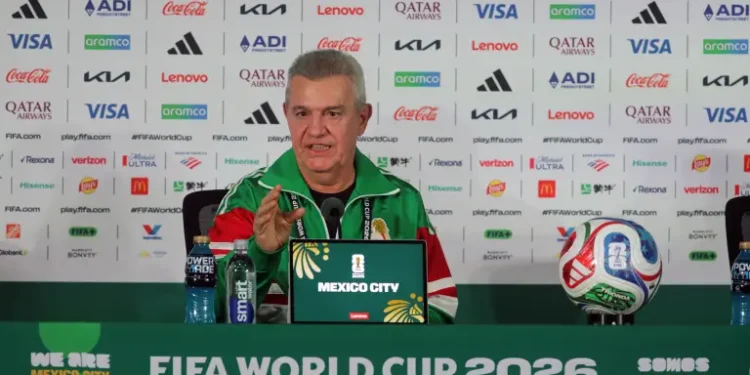Javier Aguirre busca superar insatisfacción con el Tri ante República Checa