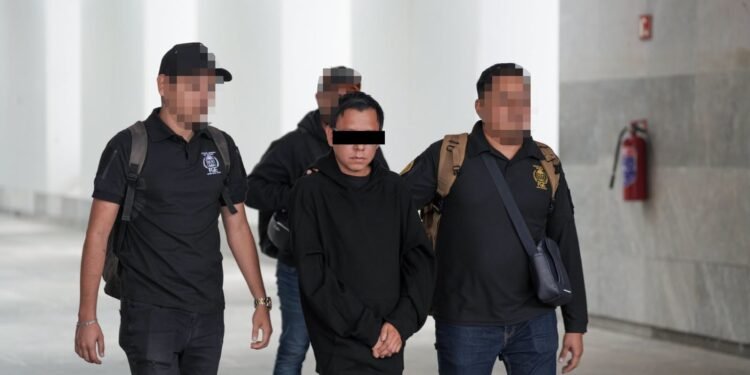 Detenido por fraude de $450 mil