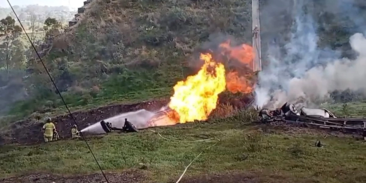 Explosión de pipa de gas deja 2 muertos y negocios calcinados en la Texcoco-Calpulalpan
