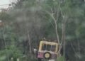 Camión turístico de Grupo Xcaret sale de la carretera 307; viajaban decenas de pasajeros