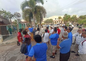 BLOQUEAN PUERTO DE CRUCEROS DE MAHAHUAL