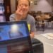REGIDORA EBRIA CAUSA DESMANES EN UN BURGUER KING