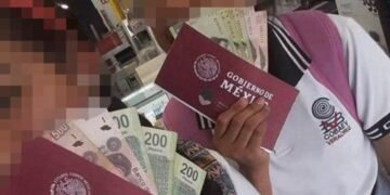 ESTUDIANTES QUIEREN MÁS DINERO