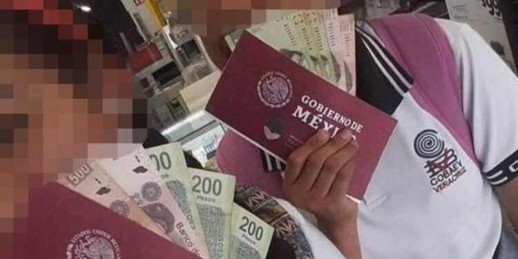 ESTUDIANTES QUIEREN MÁS DINERO