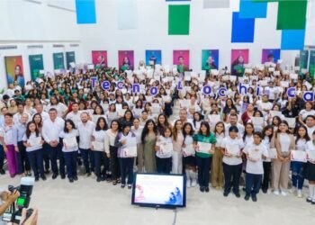 Mil becas para Q.Roo: Mara Lezama
