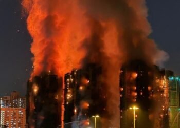 Acusan a siete personas y dos empresas por incendio que dejó 168 muertos en Hong Kong