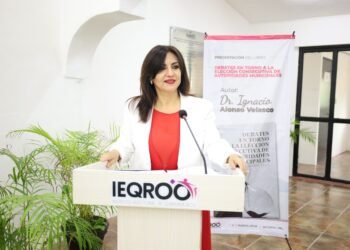 Presenta IEQROO el libro “Debates en torno a la Elección Consecutiva de Autoridades Municipales