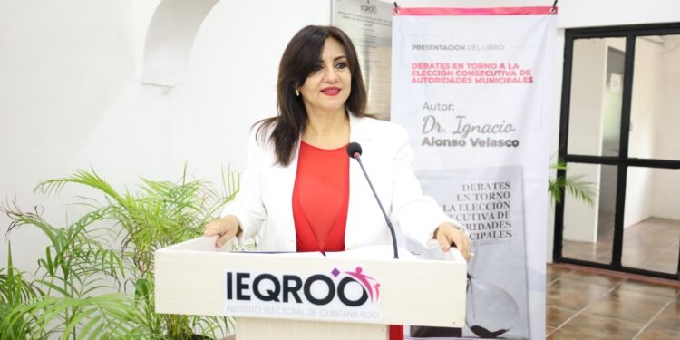 Presenta IEQROO el libro “Debates en torno a la Elección Consecutiva de Autoridades Municipales