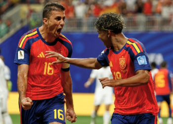 España golea y vuelve a tomar confianza