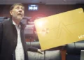 Fernández Noroña presume su ‘visa dorada