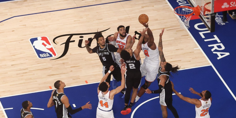¡Muy cerca del título! Knicks remontan 29 puntos y se llevan la victoria ante Spurs en Nueva York