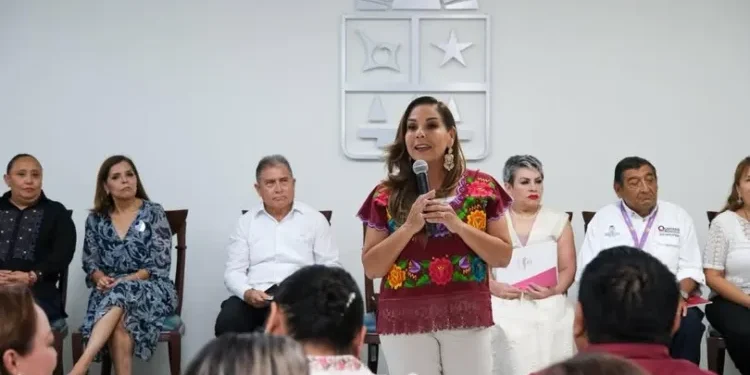 Reconoce Mara Lezama la vocación y trayectoria de servidoras y servidores públicos; destaca una nueva forma de gobernar en Quintana Roo