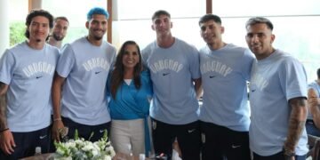 Mara Lezama da la bienvenida a la selección de Uruguay en su campamento mundialista en la Riviera Maya