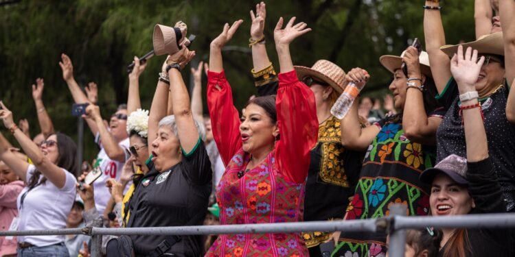 MILES DE PERSONAS CELEBRAN GRAN DESFILE MUNDIALISTA “LA PELOTA VUELVE A CASA”, EN AVENIDA PASEO DE LA REFORMA