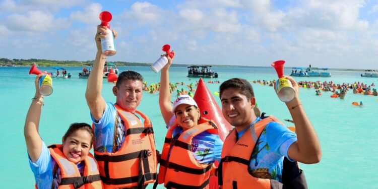 Inicio del XX Maratón de Aguas Abiertas Bacalar 2026