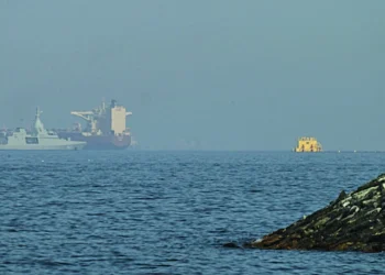 buques petroleros se niegan a pasar por el Estrecho de Ormuz