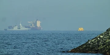 buques petroleros se niegan a pasar por el Estrecho de Ormuz