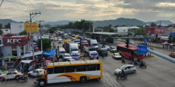Protestan transportistas en Acapulco en exigencia de seguridad carretera y social