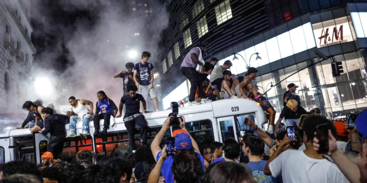 53 años bastaron para que los Knicks ganen su primer título de NBA; vencen a Spurs en quinto juego de serie final
