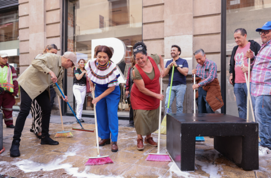 Tras retiro provisional de la CNTE, Clara Brugada impulsa limpieza del Centro Histórico