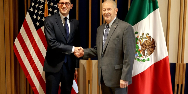 México y EU acuerdan acelerar acciones contra cárteles, ‘huachicol’ y tráfico de armas