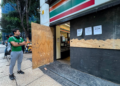 Ni el diluvio frena la pasión en CDMX: sigue fiesta por Mundial 2026 en avenida Juárez