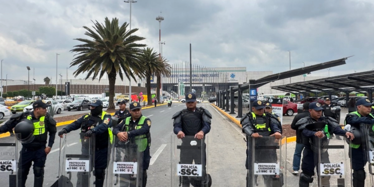 ANAM y Semar aseguran 1.2 millones de cigarrillos ilícitos en el AICM; provenían de Taiwán