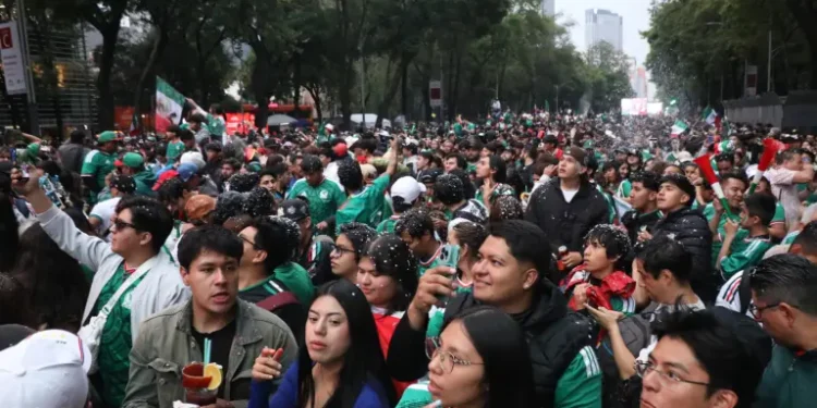 Tres personas mueren por asfixia durante las celebraciones en la CDMX por la victoria de México