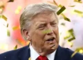 Trump impone aranceles de 50% a vino, palos de hockey y cemento