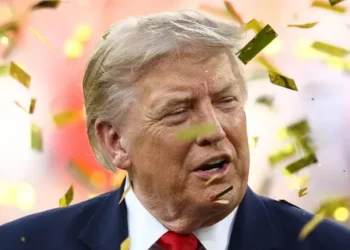 Trump impone aranceles de 50% a vino, palos de hockey y cemento