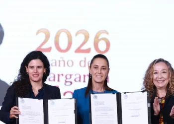 Sheinbaum firma iniciativa para homologar sanciones por feminicidio: ‘Asumí proteger a las mujeres’