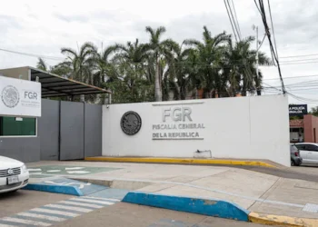 Óscar Langlet González fue removido por presuntamente rechazar archivar una indagatoria, lo que habría derivado en su salida de la FGR