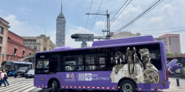 Equipan 12 unidades del Centrobús con mobiliario para personas con discapacidad