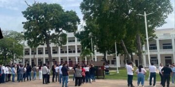 Evacúan Palacio de Gobierno de Chetumal por temblor