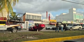 Volcadura en Cancún