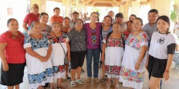 Ana Paty Peralta visitó Tihosuco y Felipe Carrillo Puerto